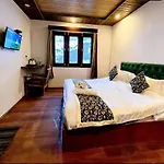 Hotel Poshwan Gulmarg