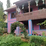 Hotel O Home Muzamil Homestay