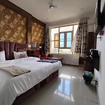 Gulmarg Gs Residency Hotel