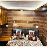 Hotel New Mount View, Gulmarg