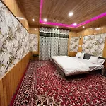Sheraz Villa Ziran Tangmarg