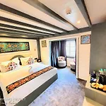 Green Rooms Resort