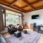 Stayvista At Crystal Creek 2Br Villa In Gulmarg With Free Breakfast