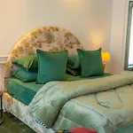 The Zoey Villa, With Central Heating, Bonfire, Bbq & Complimentary Breakfast