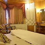 Hotel Hilltop