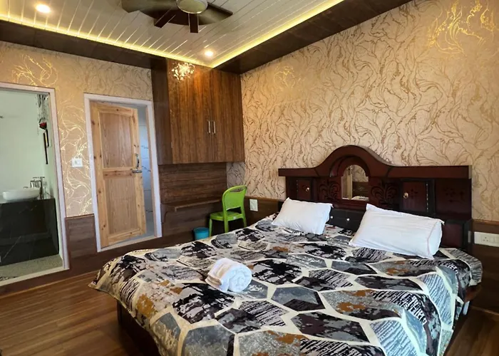 Everest Guest House