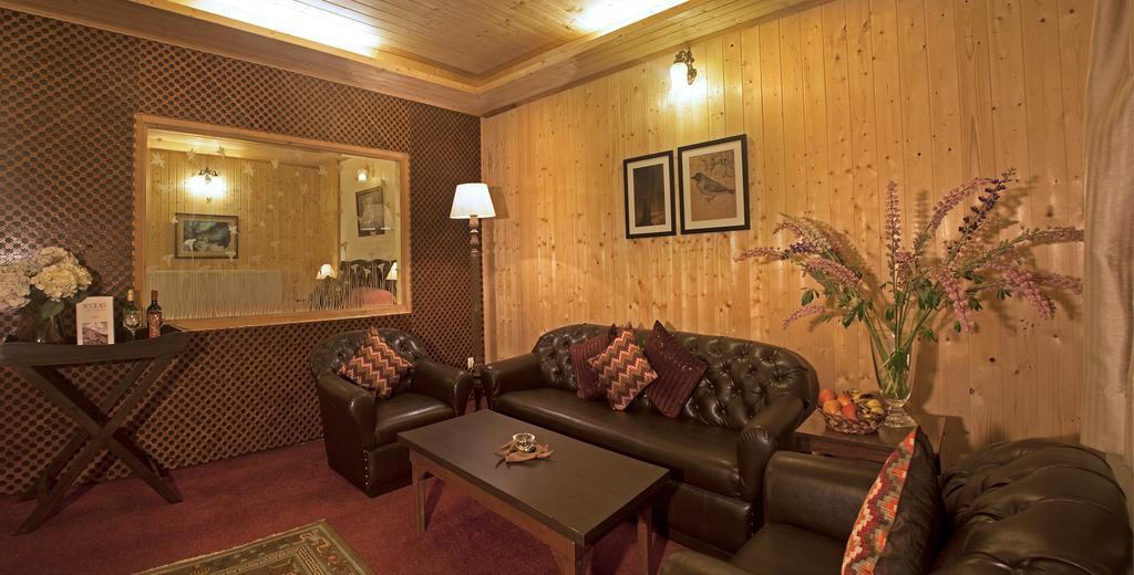 Lodge Nedous Gulmarg