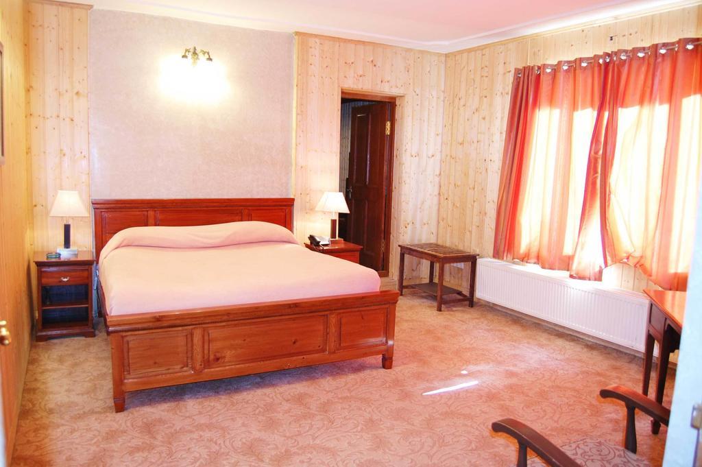 Nedous Lodge Gulmarg