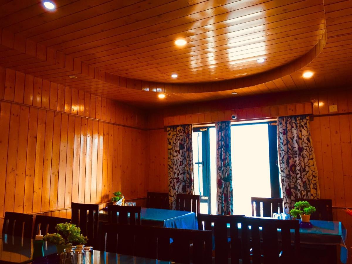 Hotel Pine View