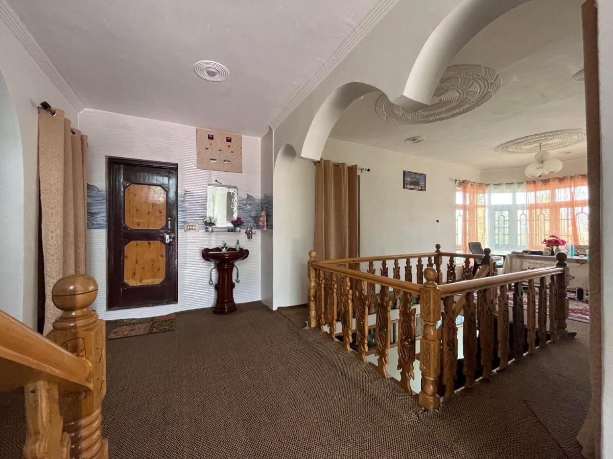 Everest Guest house Gulmarg