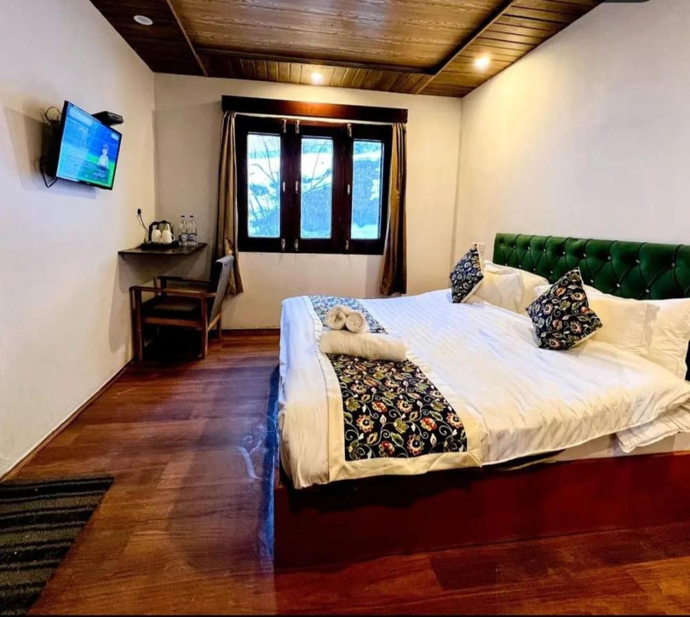 Poshwan Hotel