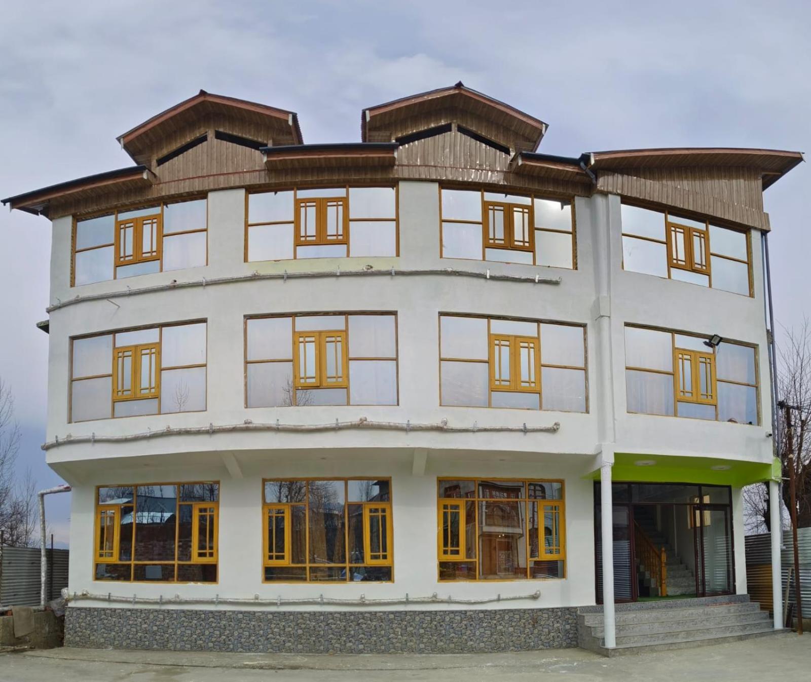 Residency, Kunzer 3*