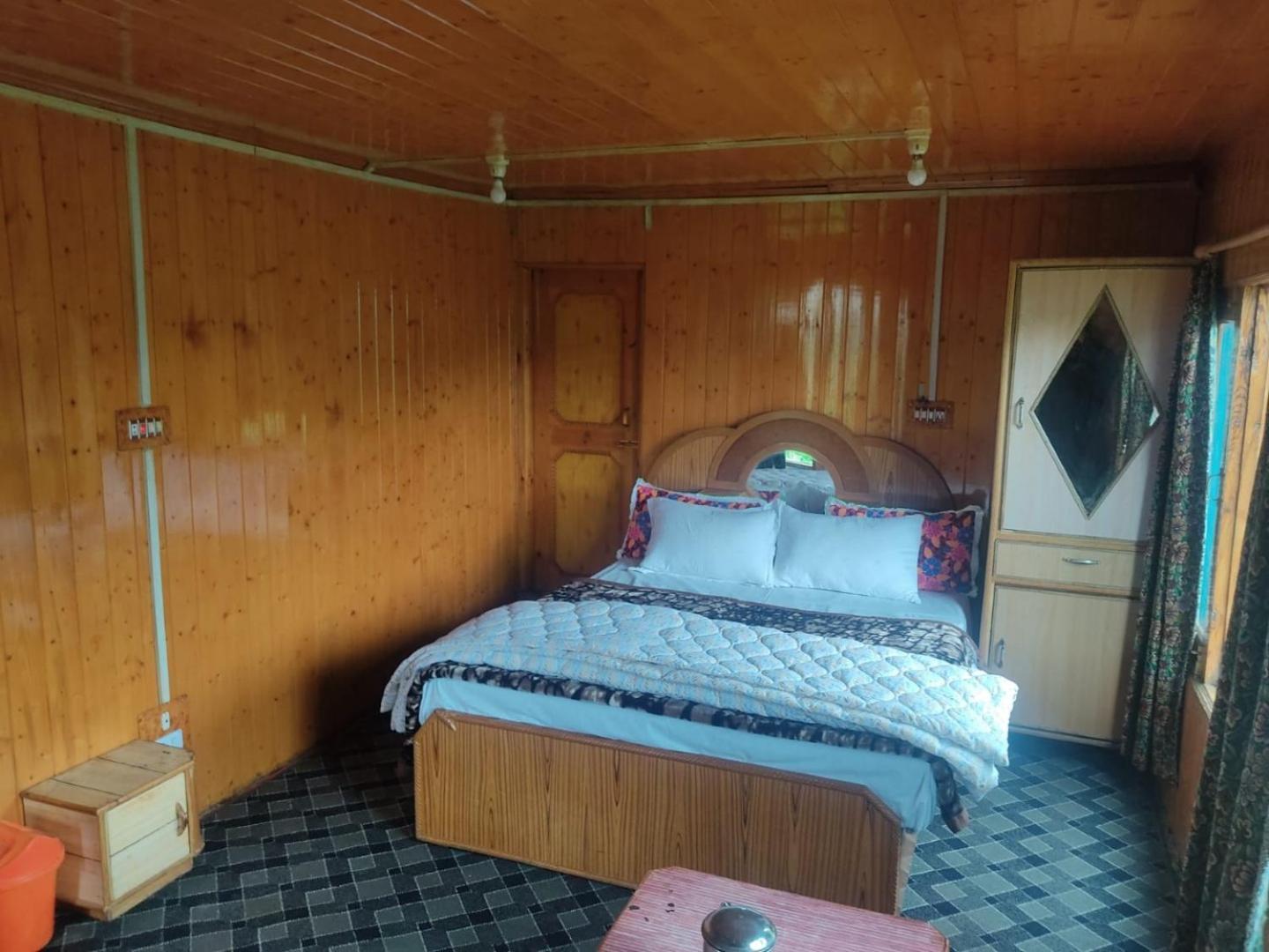 Roseland , 4* Gulmarg