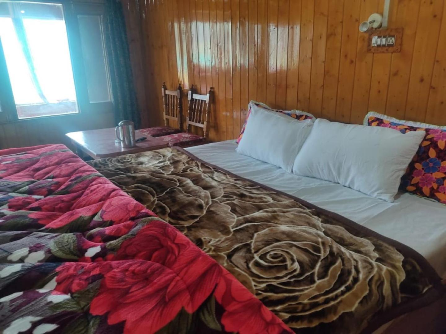 Roseland , 4*