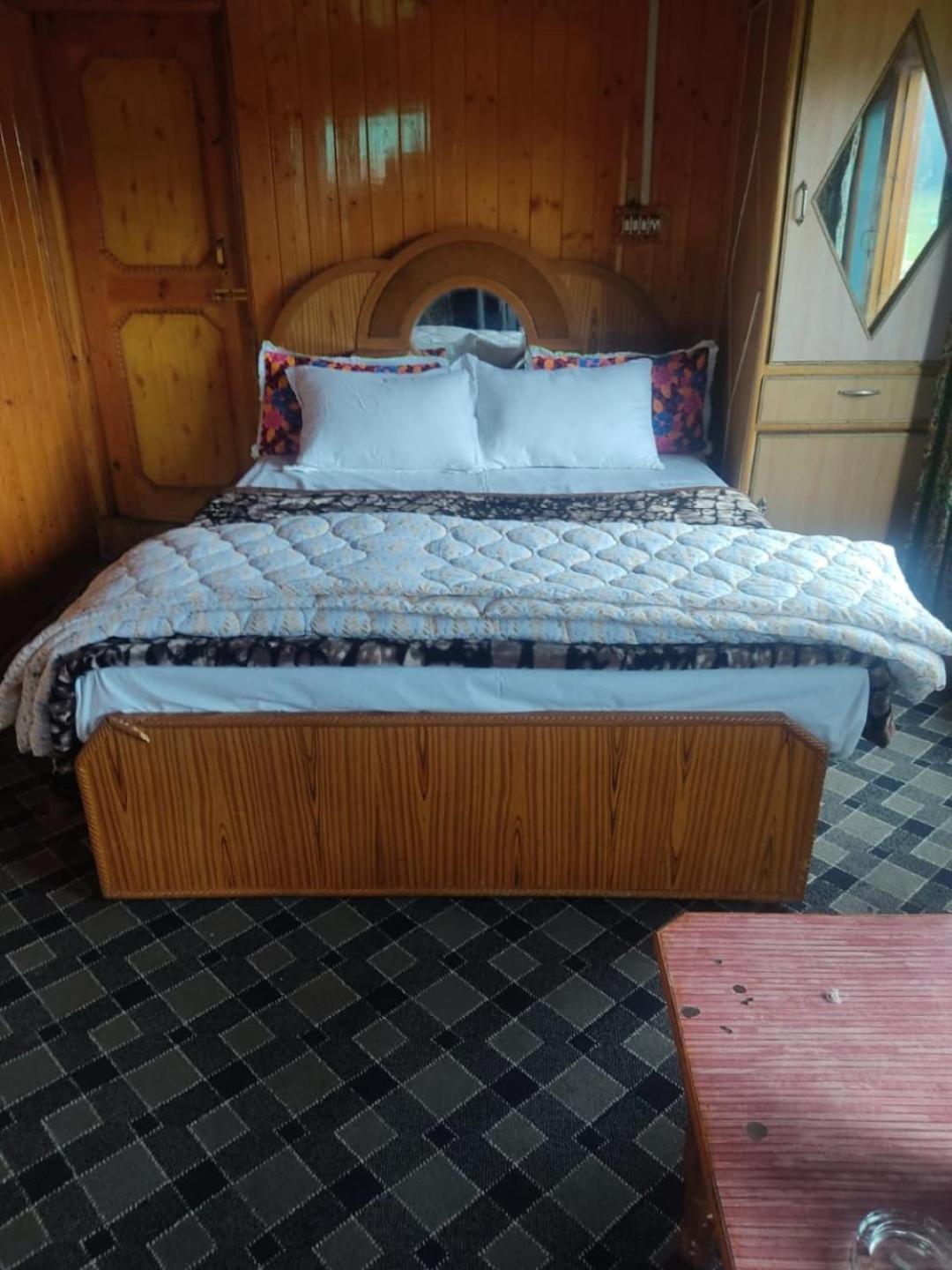 Roseland , Hotel 4*