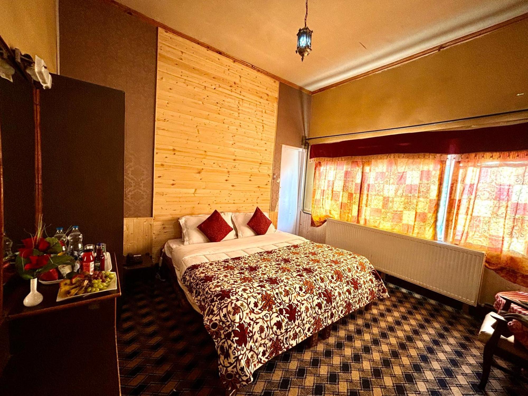 The Pine Palace Gulmarg