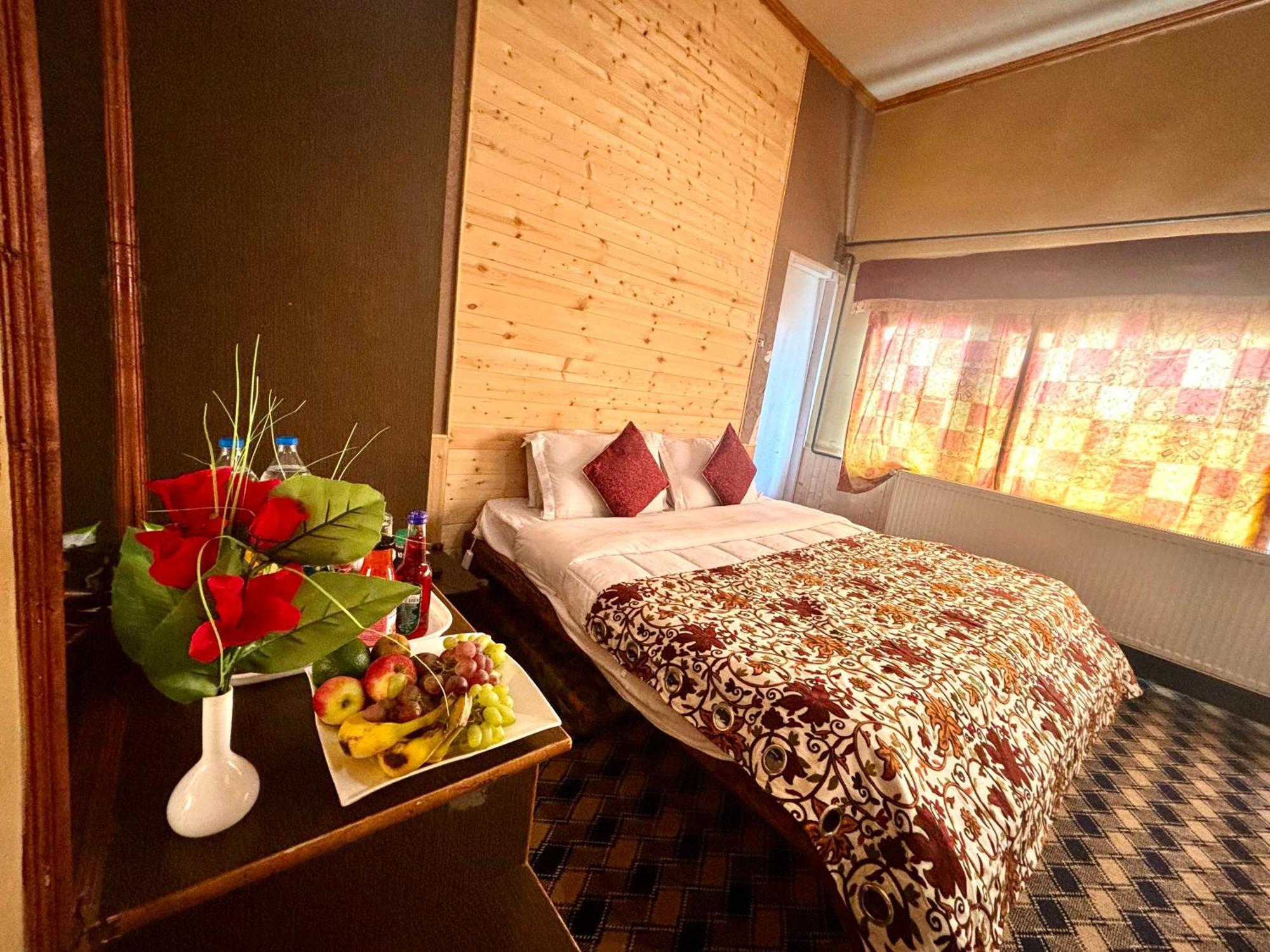 Hotel The Pine Palace 3*