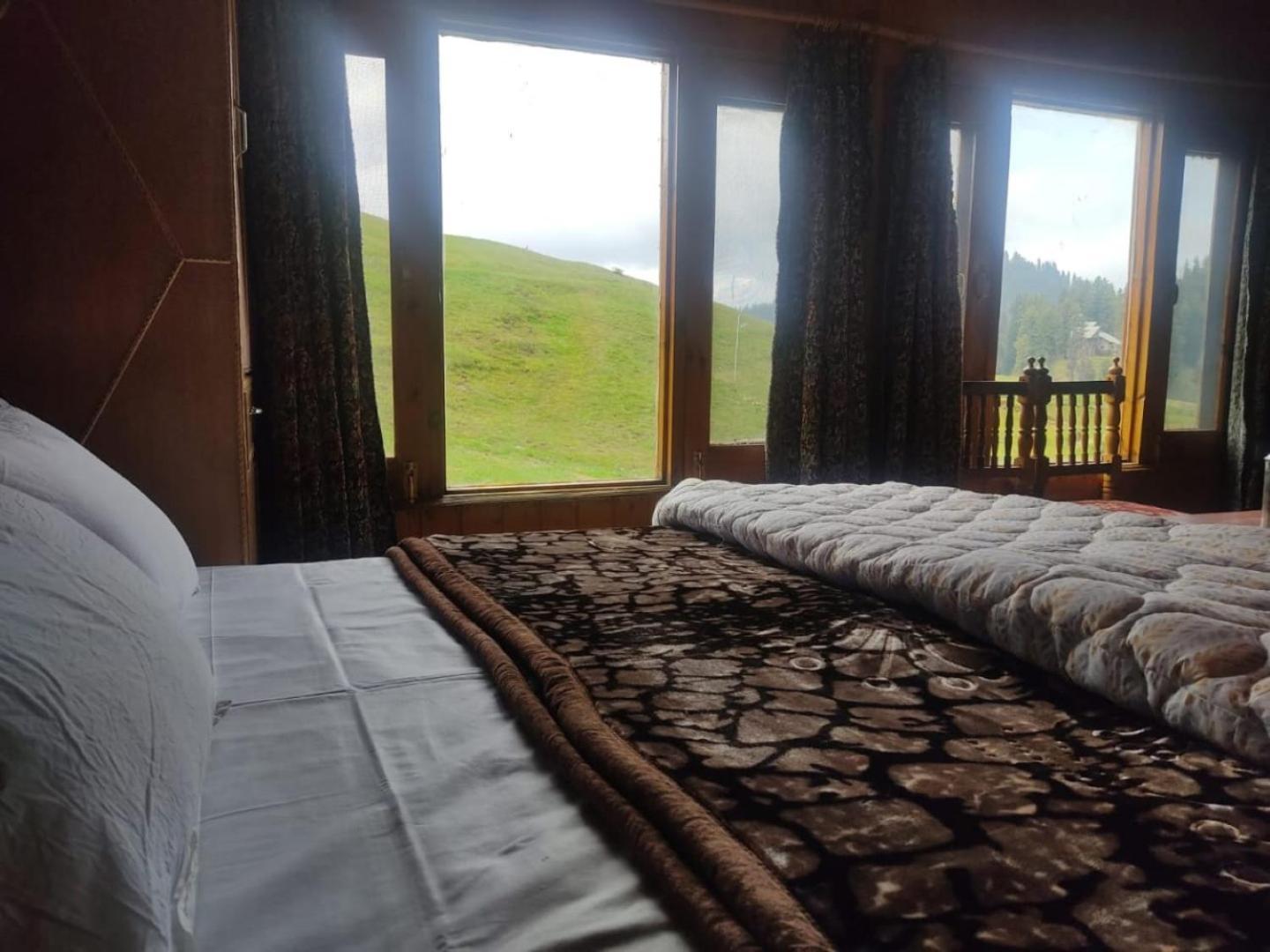Roseland , Hotel 4*