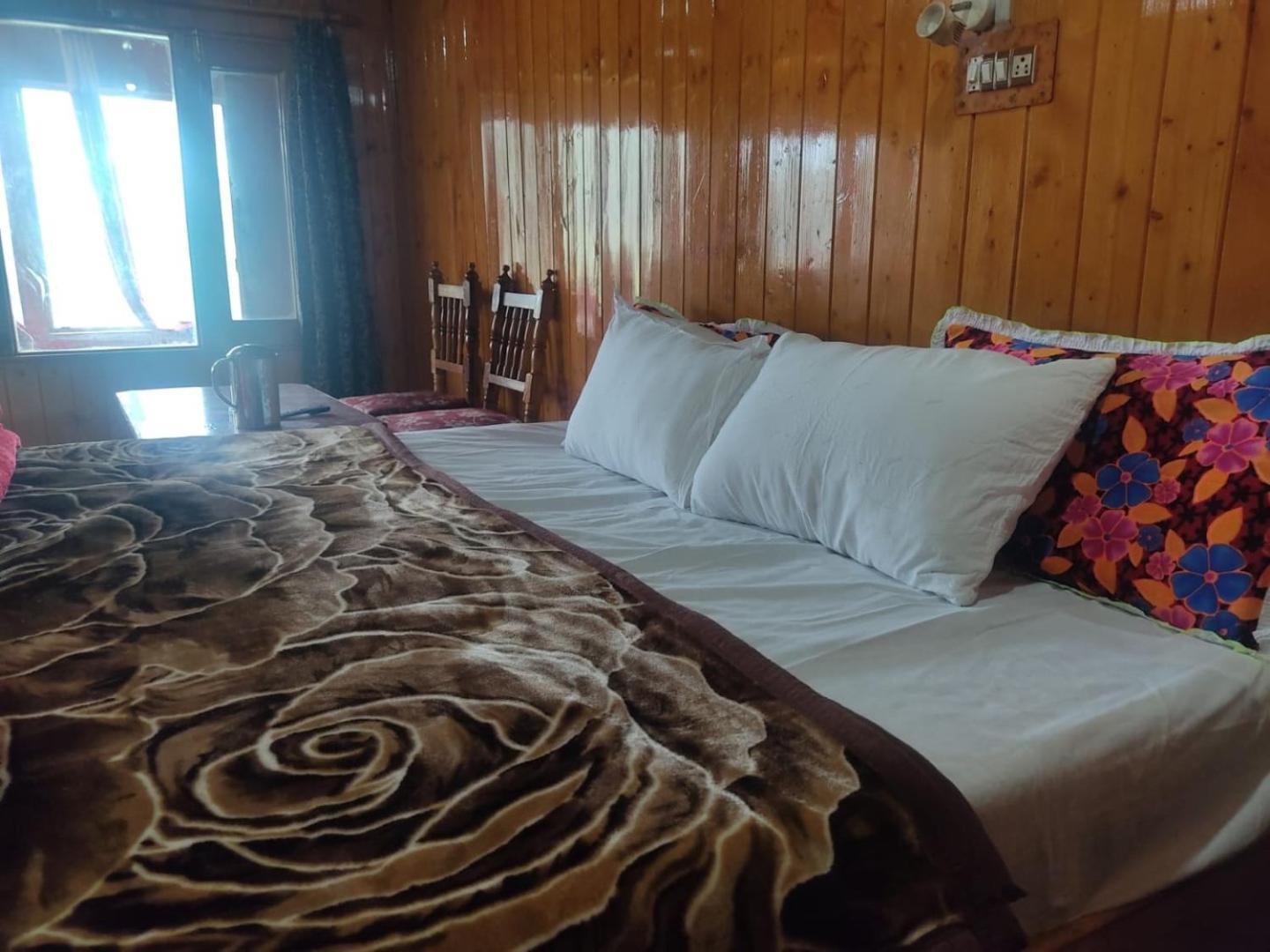 Roseland , Gulmarg
