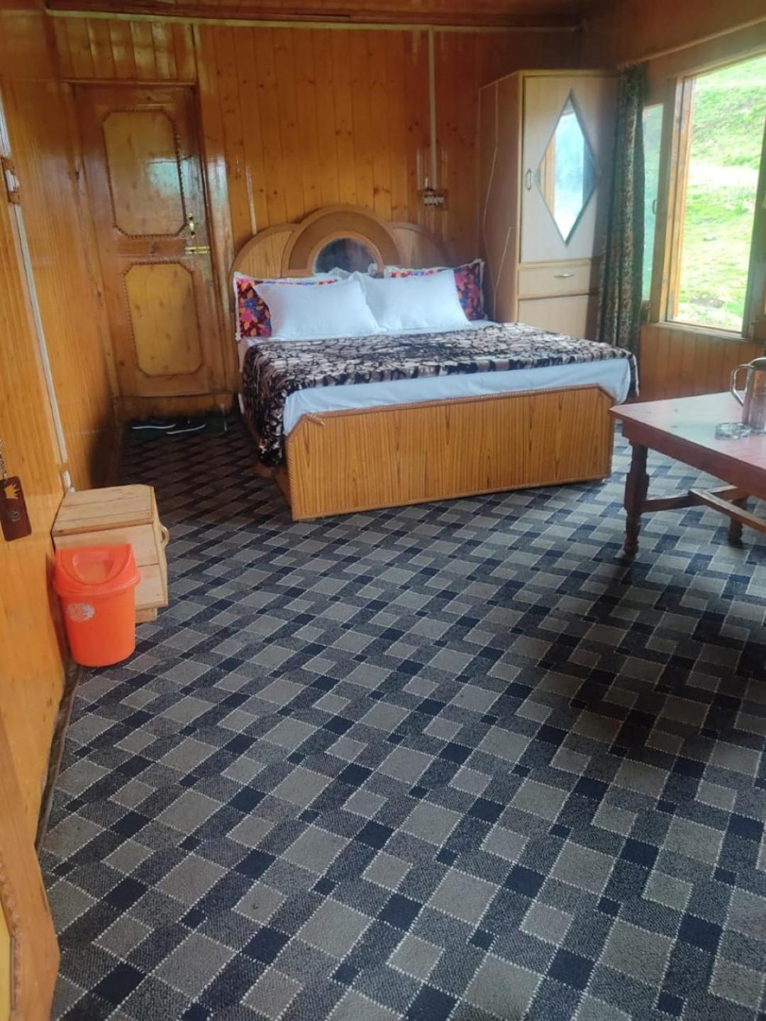 Roseland , 4* Gulmarg