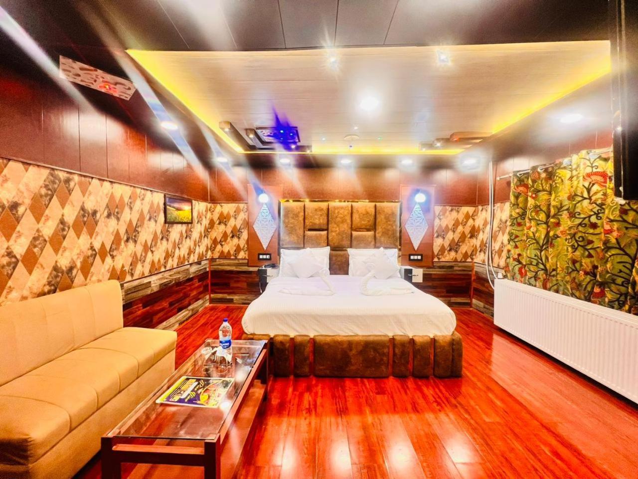 Pine View Resort Gulmarg