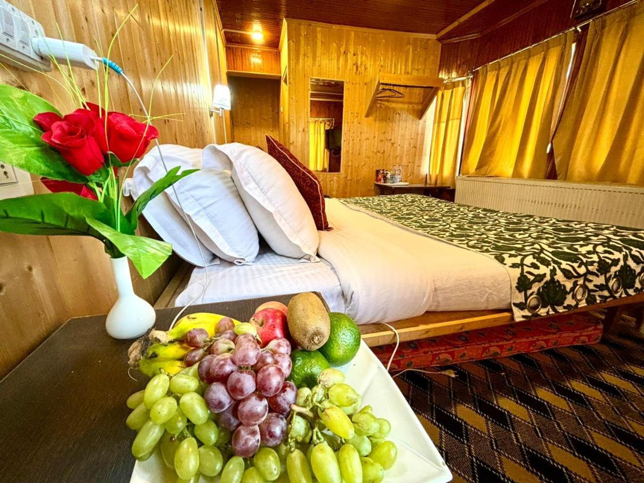 Hotel The Pine Palace Gulmarg