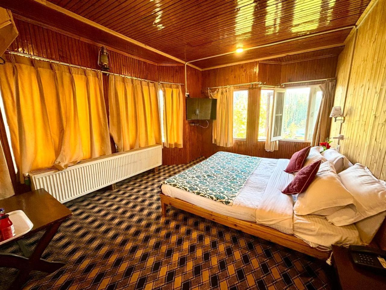 The Pine Palace 3*