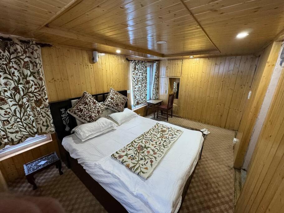 Winter Wonderland 2bhk Villa *
