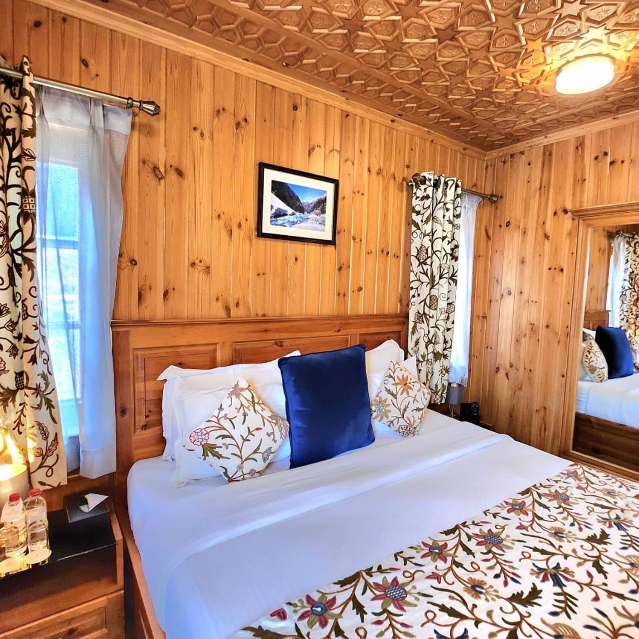 Hotel Shaw By Pattern
