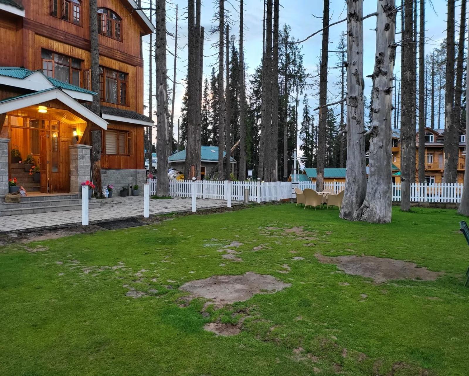 Shaw By Pattern Gulmarg