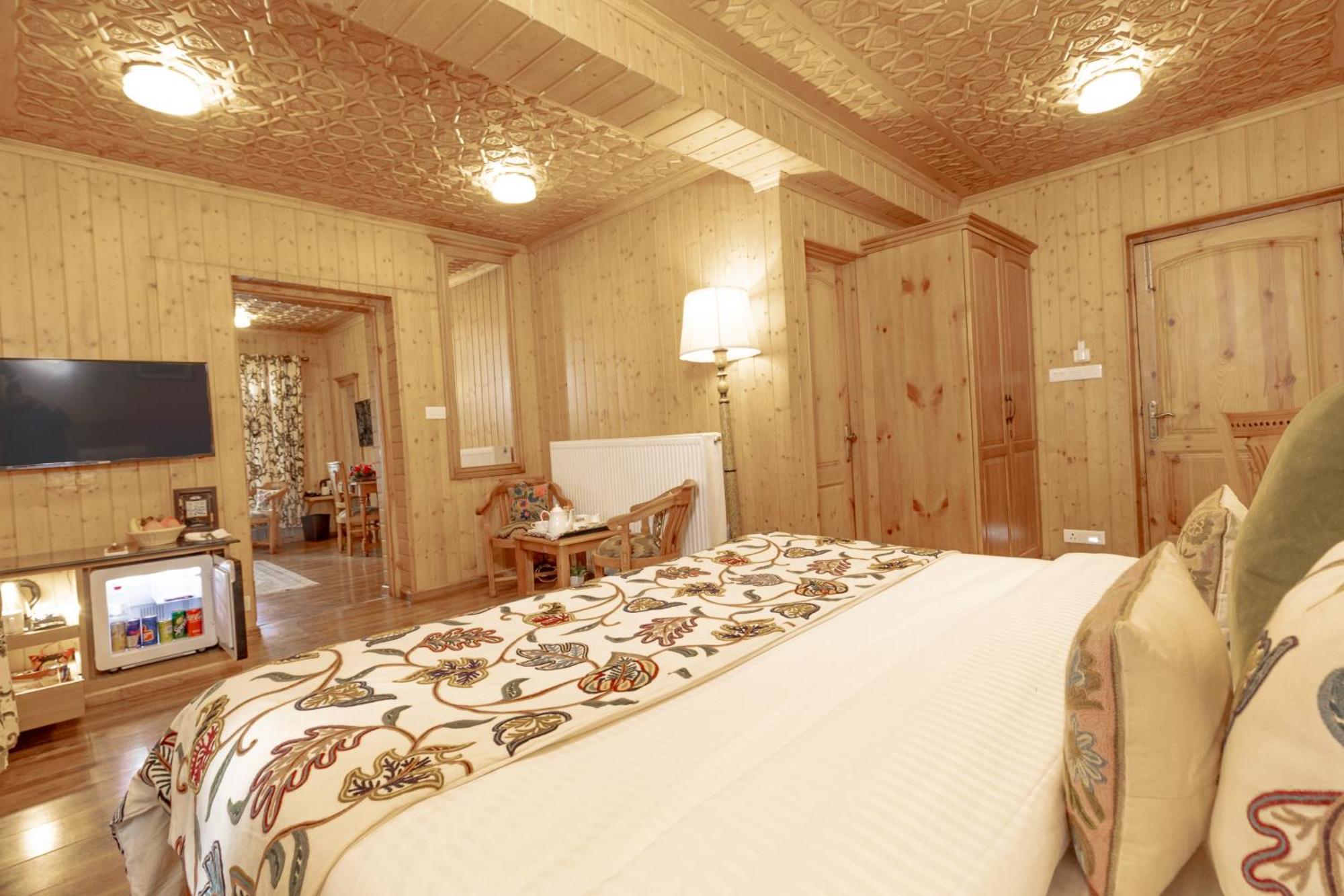 Shaw By Pattern Gulmarg