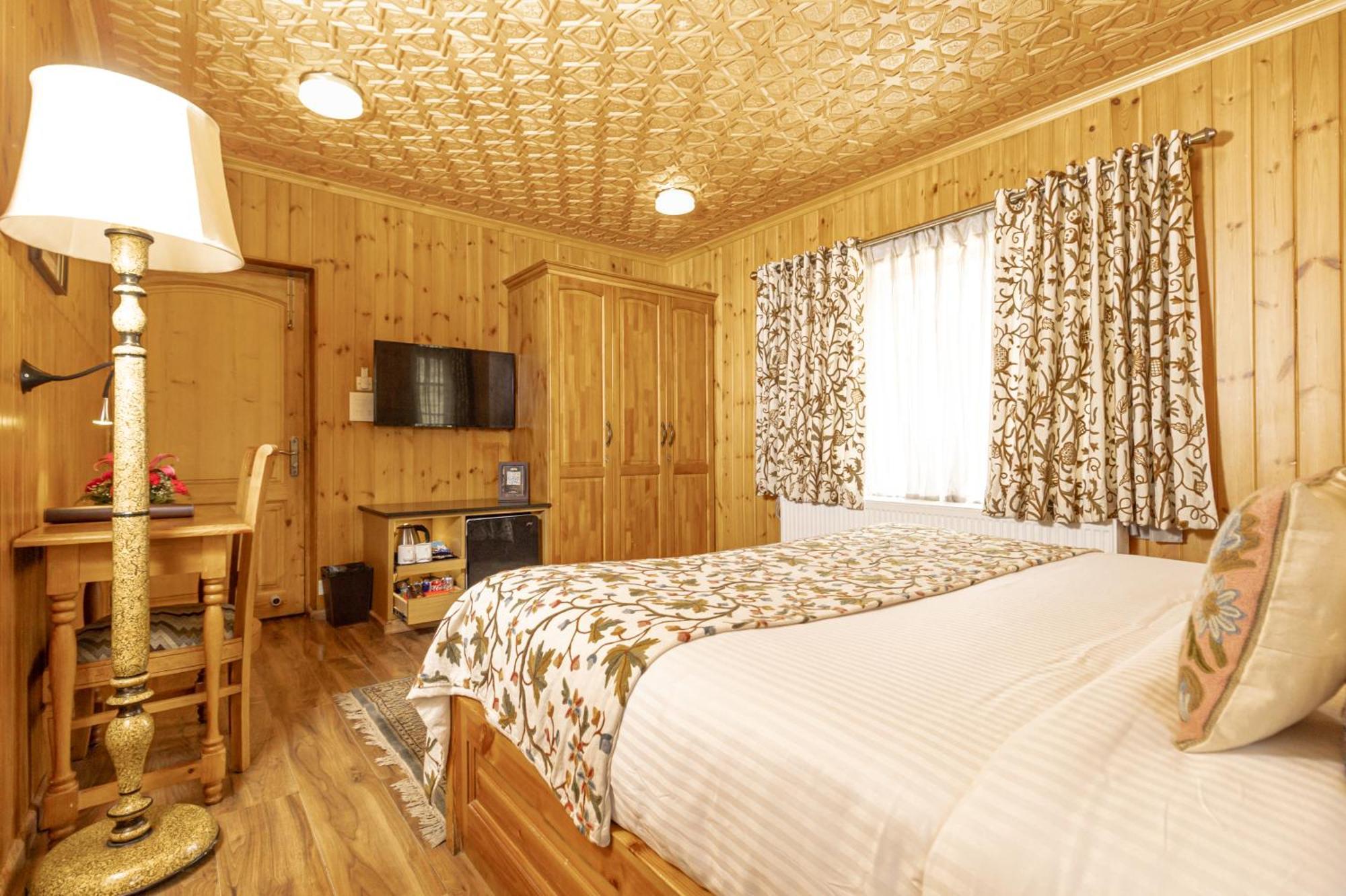 Shaw By Pattern 4* Gulmarg