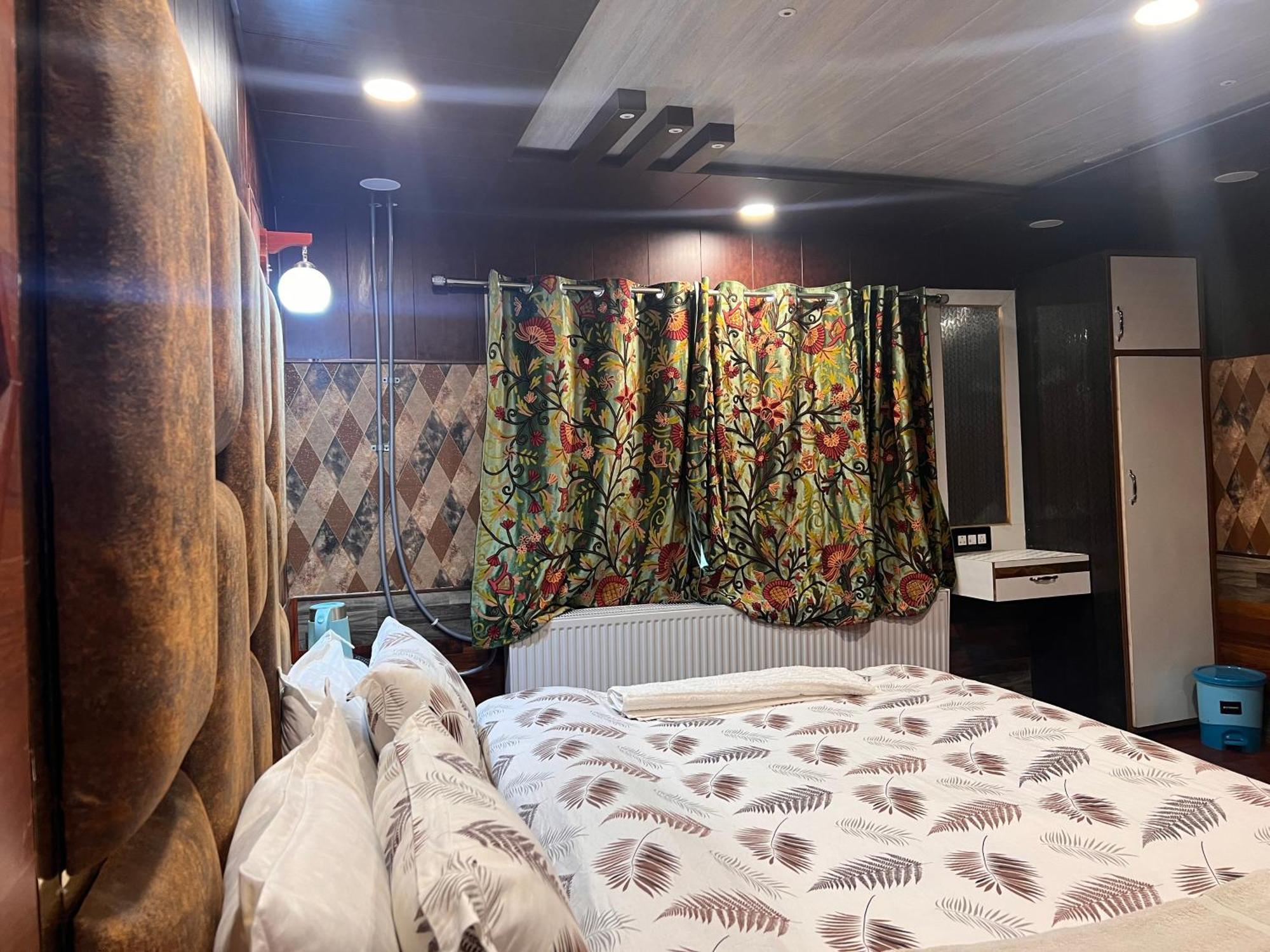 Pine View Resort 2*