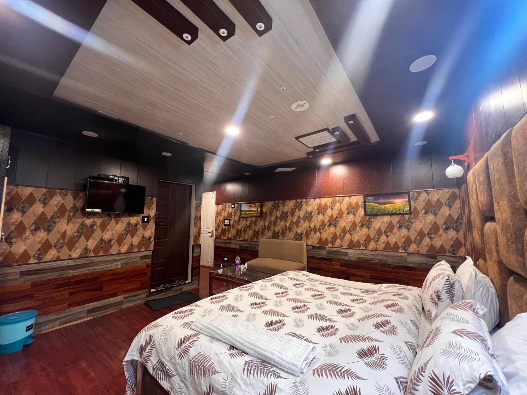 Pine View Resort Gulmarg