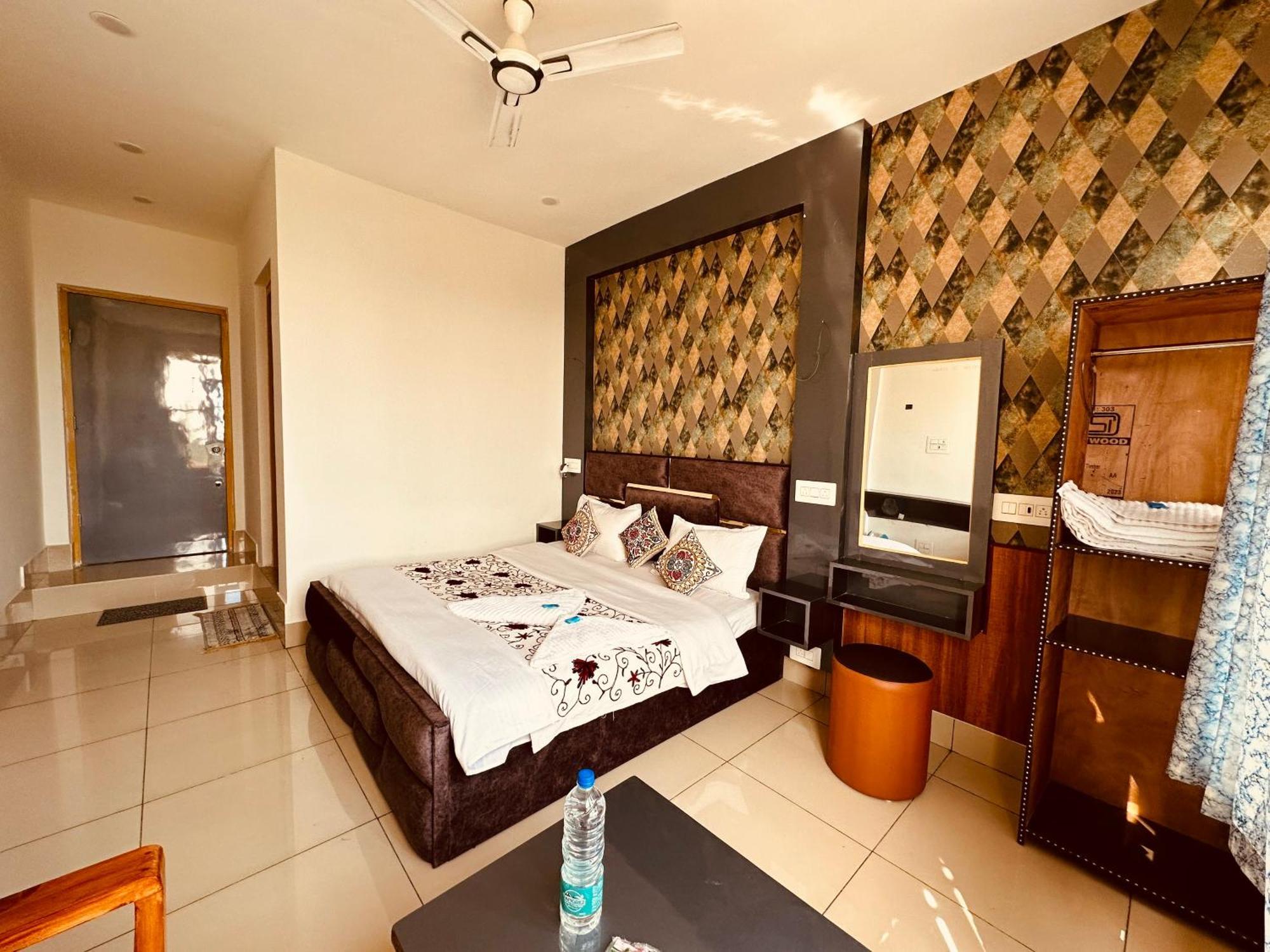 Residency, Kunzer Hotel