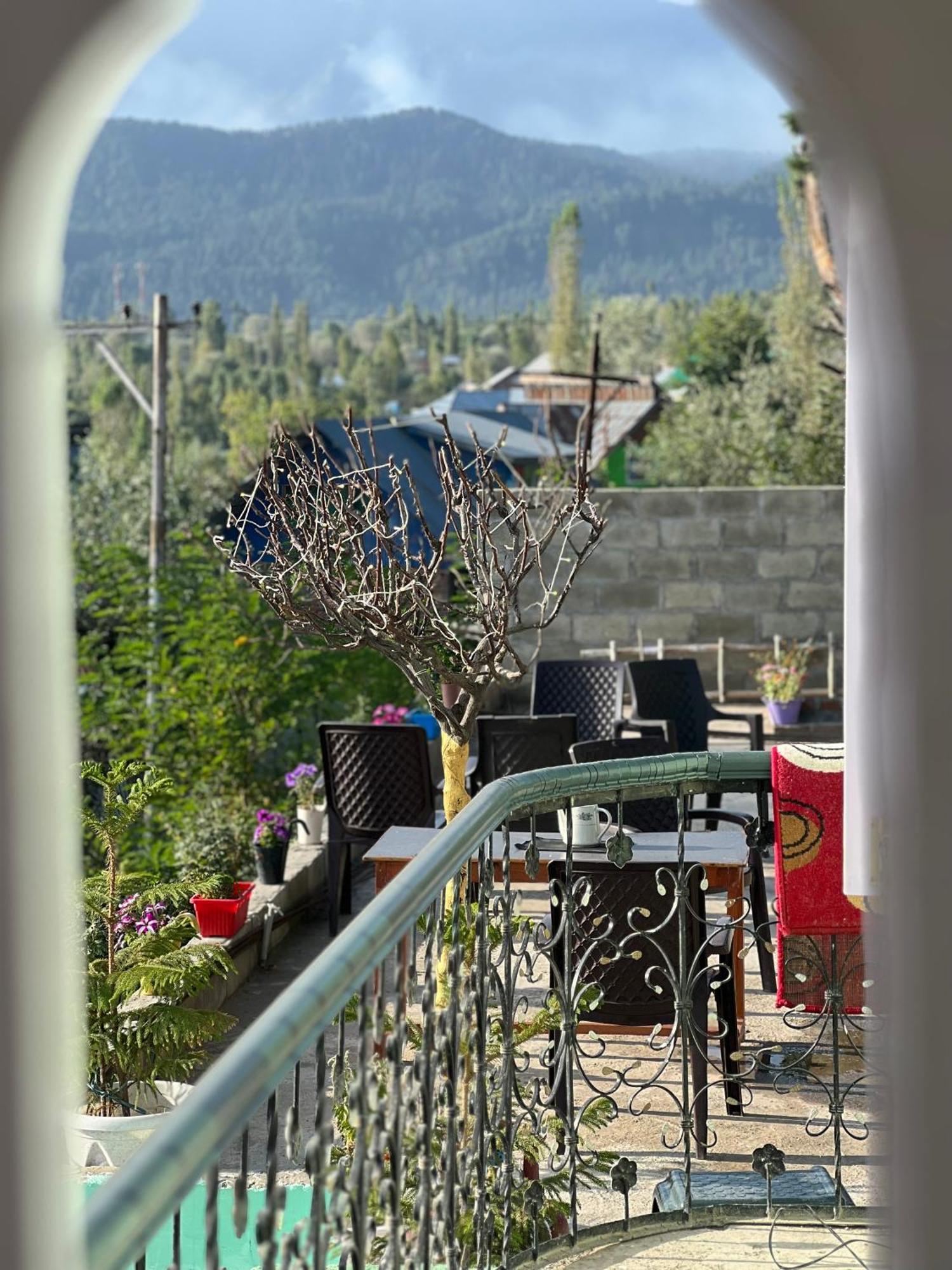 Guest house Everest