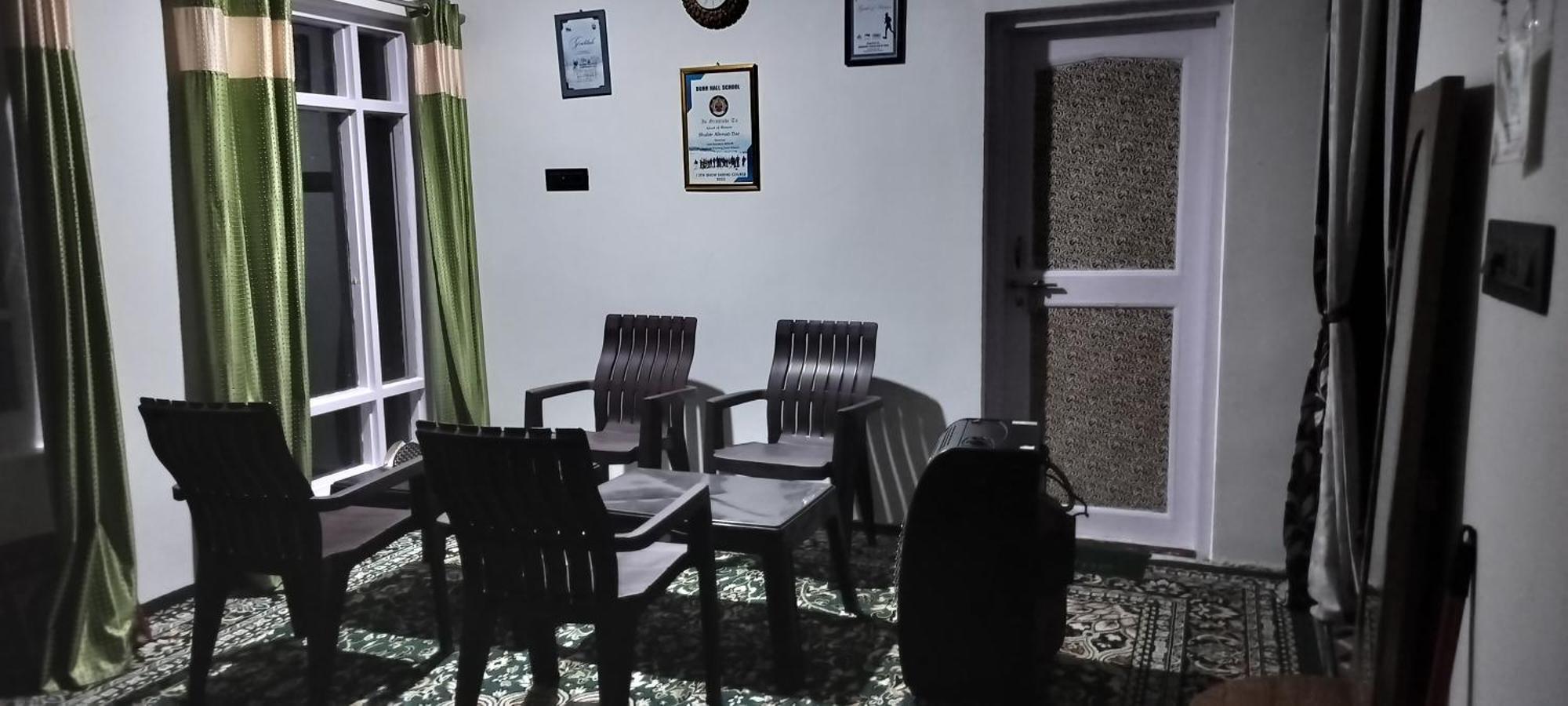 Elizabeth Paying Tangmarg Homestay