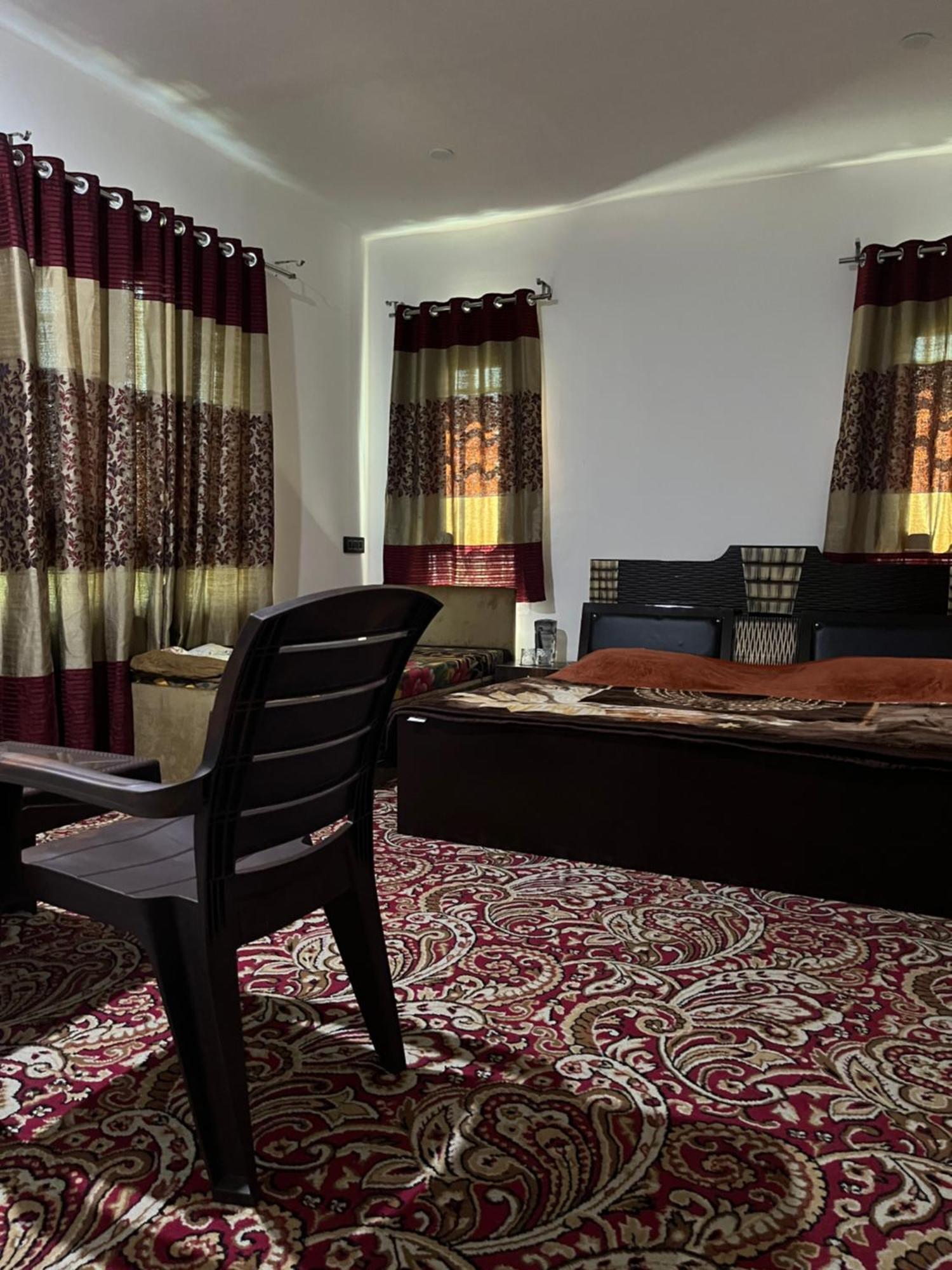 Sunset View Homestay Gulmarg