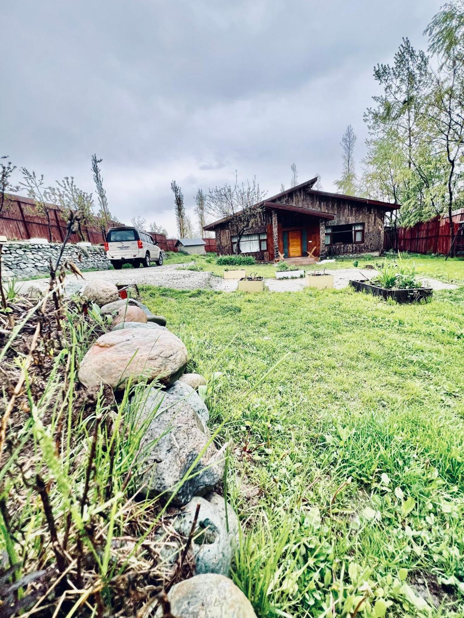 Jk's The Trout Stream * Gulmarg
