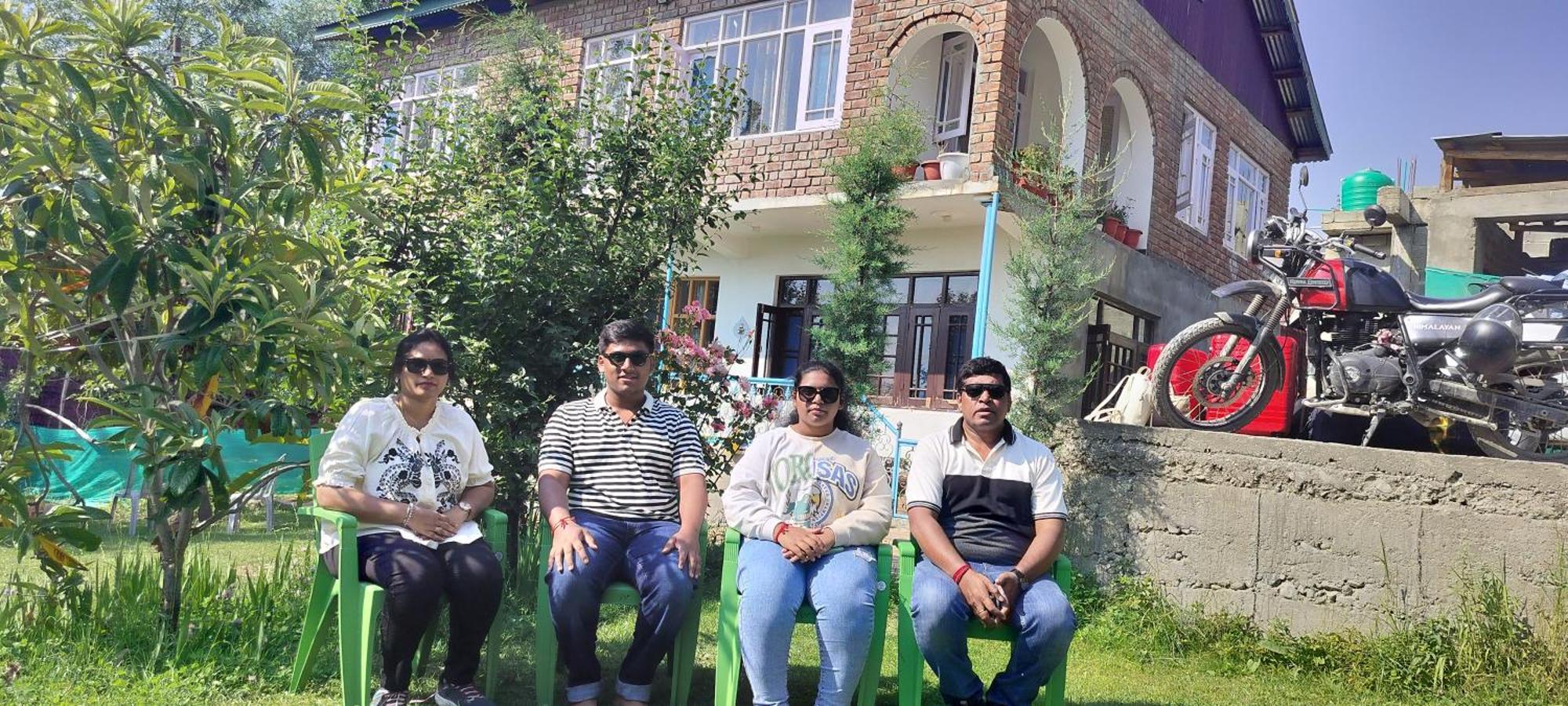 Elizabeth Paying Tangmarg Gulmarg