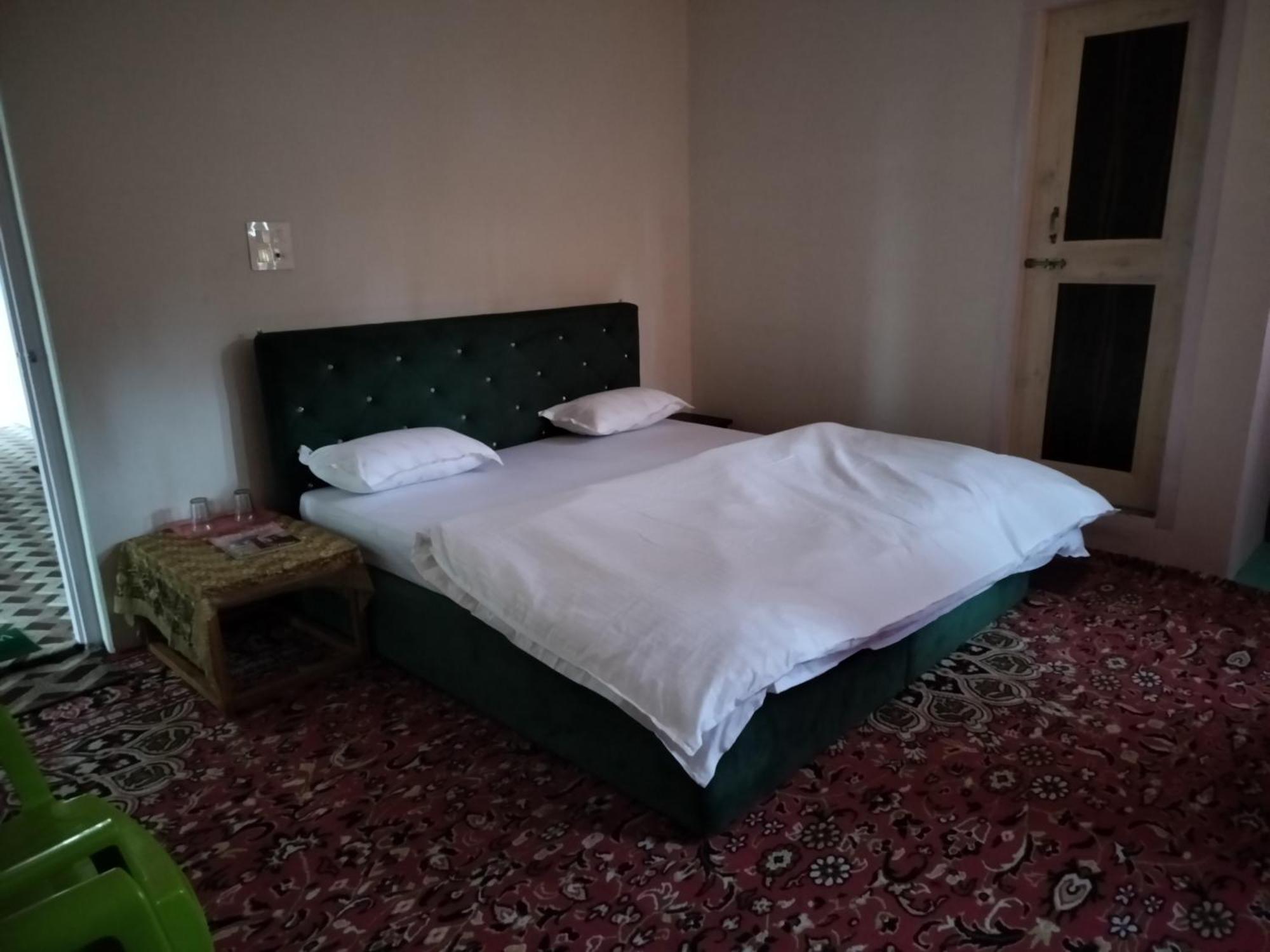 Elizabeth Paying Tangmarg * Gulmarg