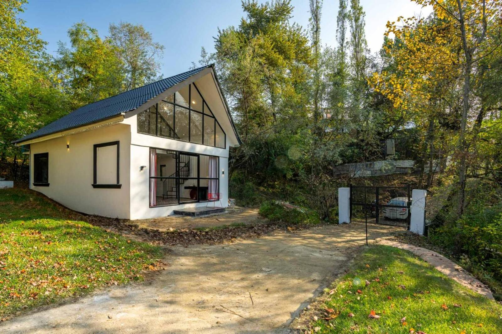 Shayari Holiday home