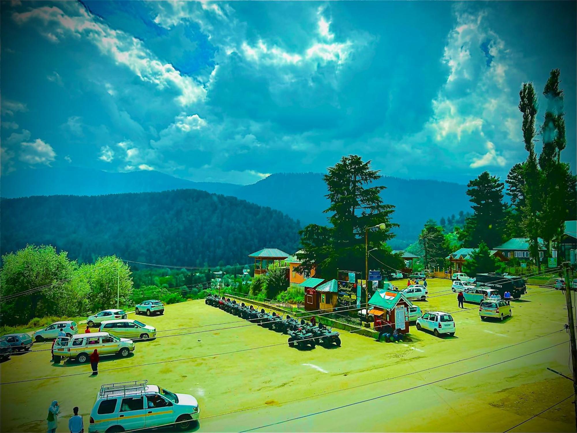 Hotel Pine View