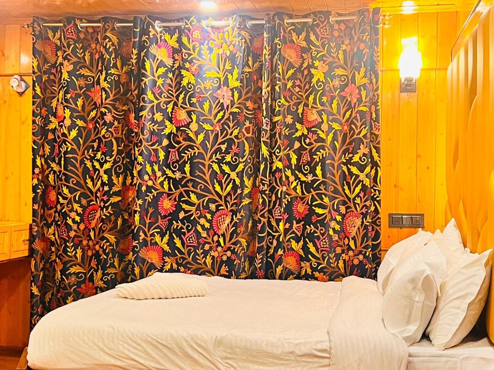 Hotel Pine View 2*
