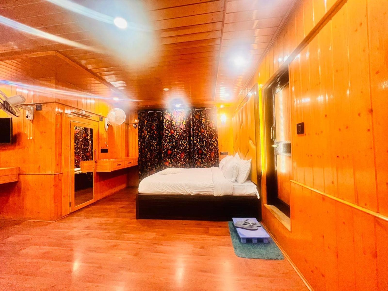 Pine View Hotel