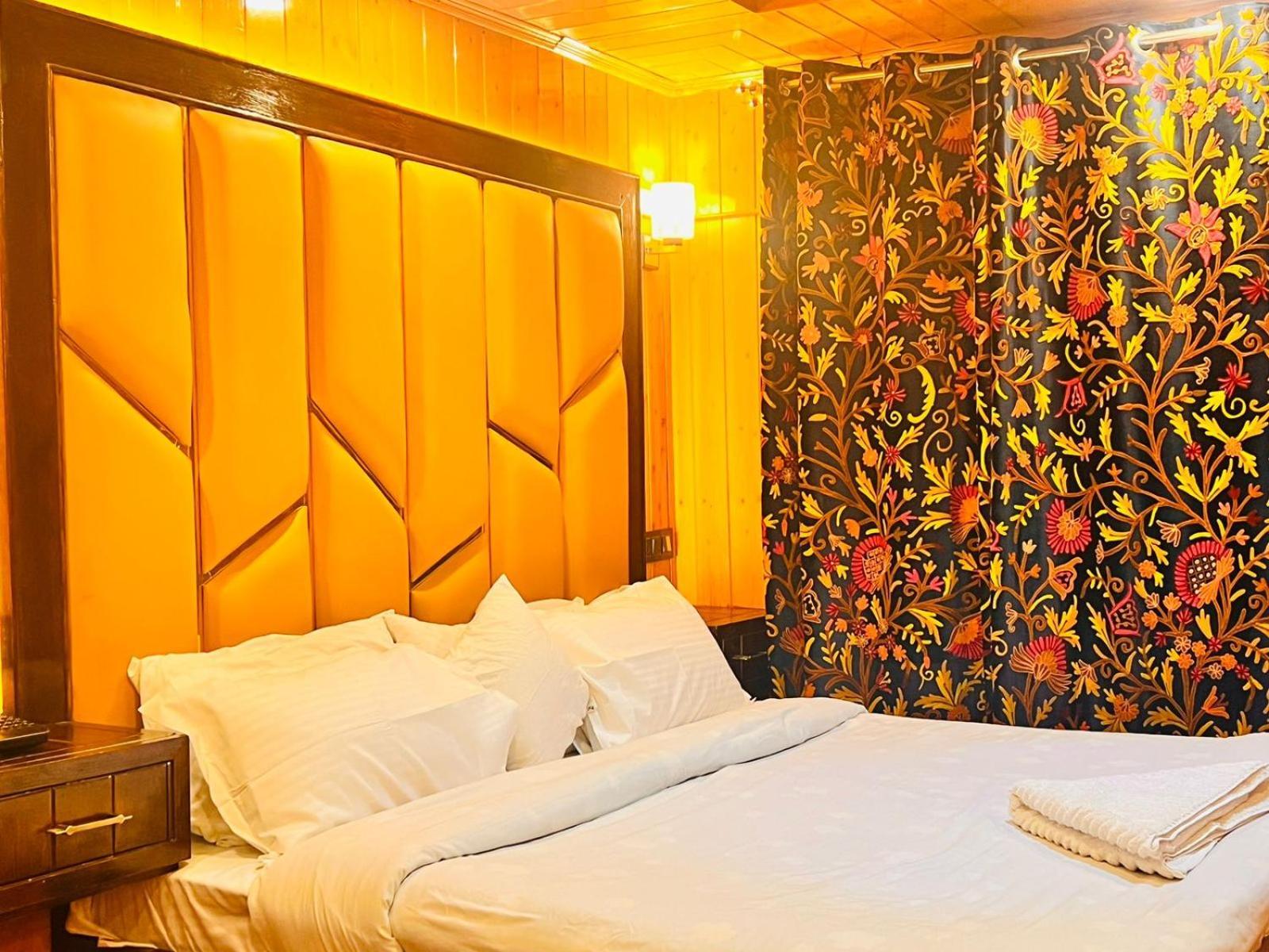 Pine View Hotel Gulmarg