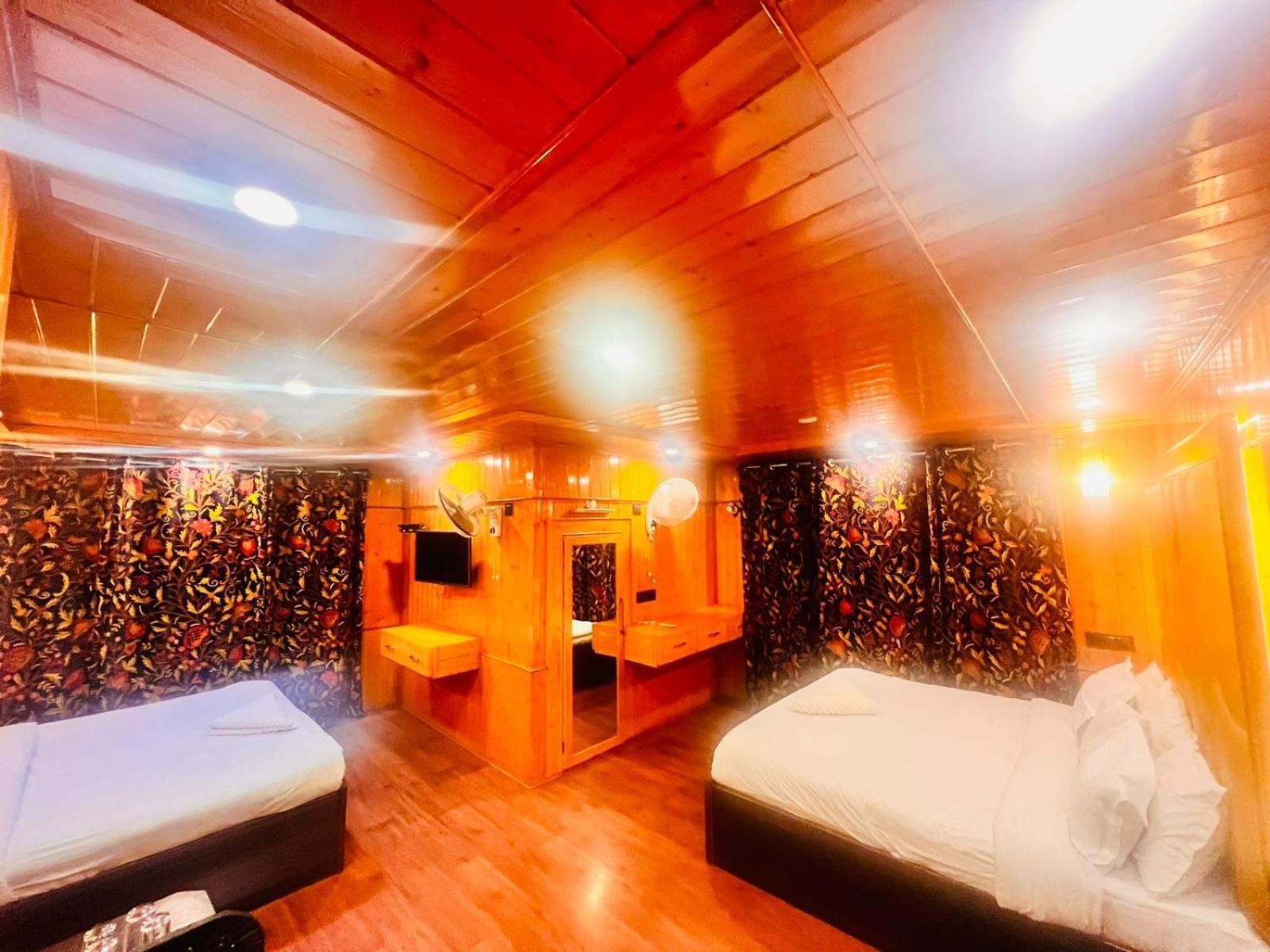 Hotel Pine View
