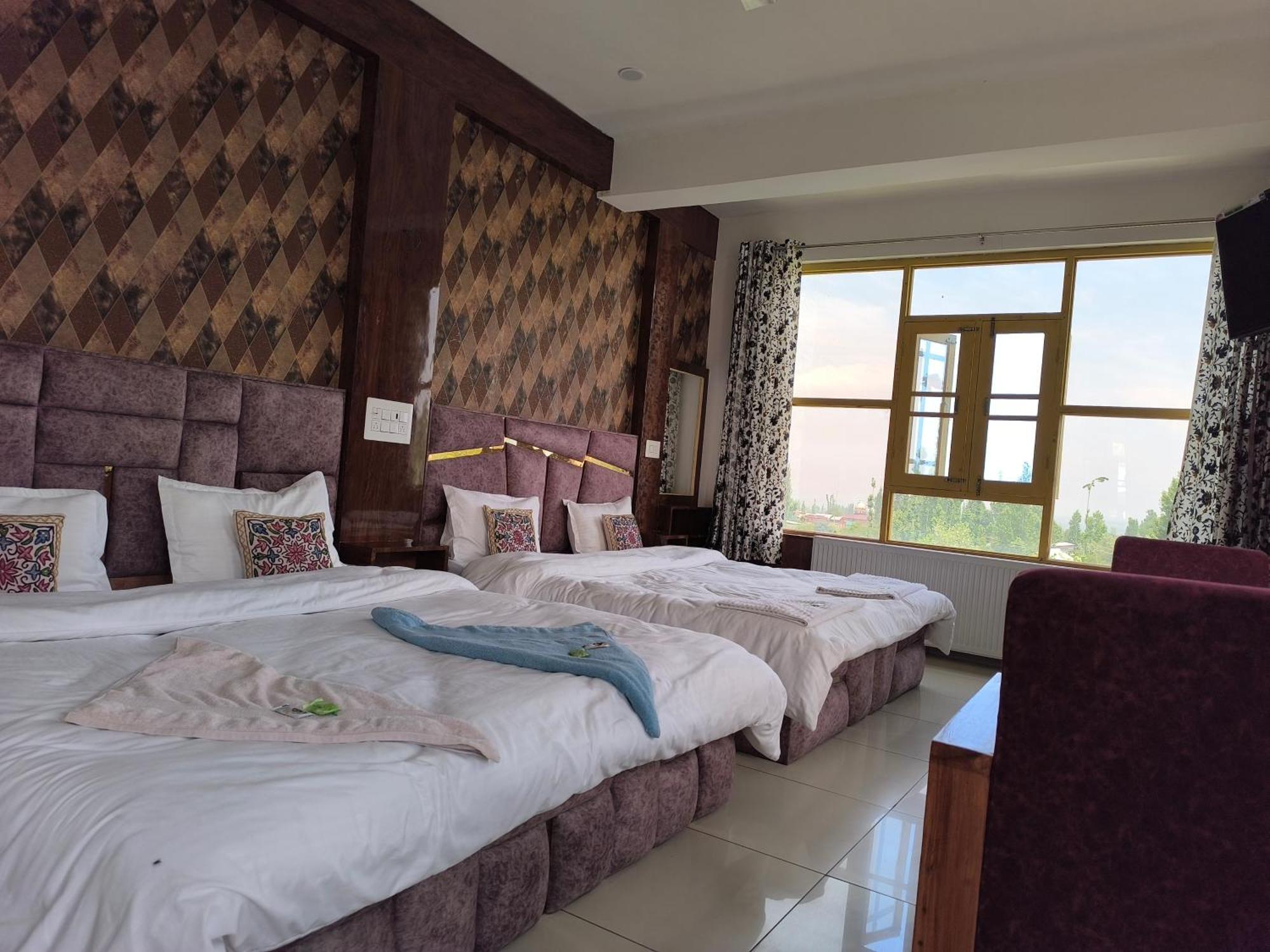Hotel Gs Residency 3*