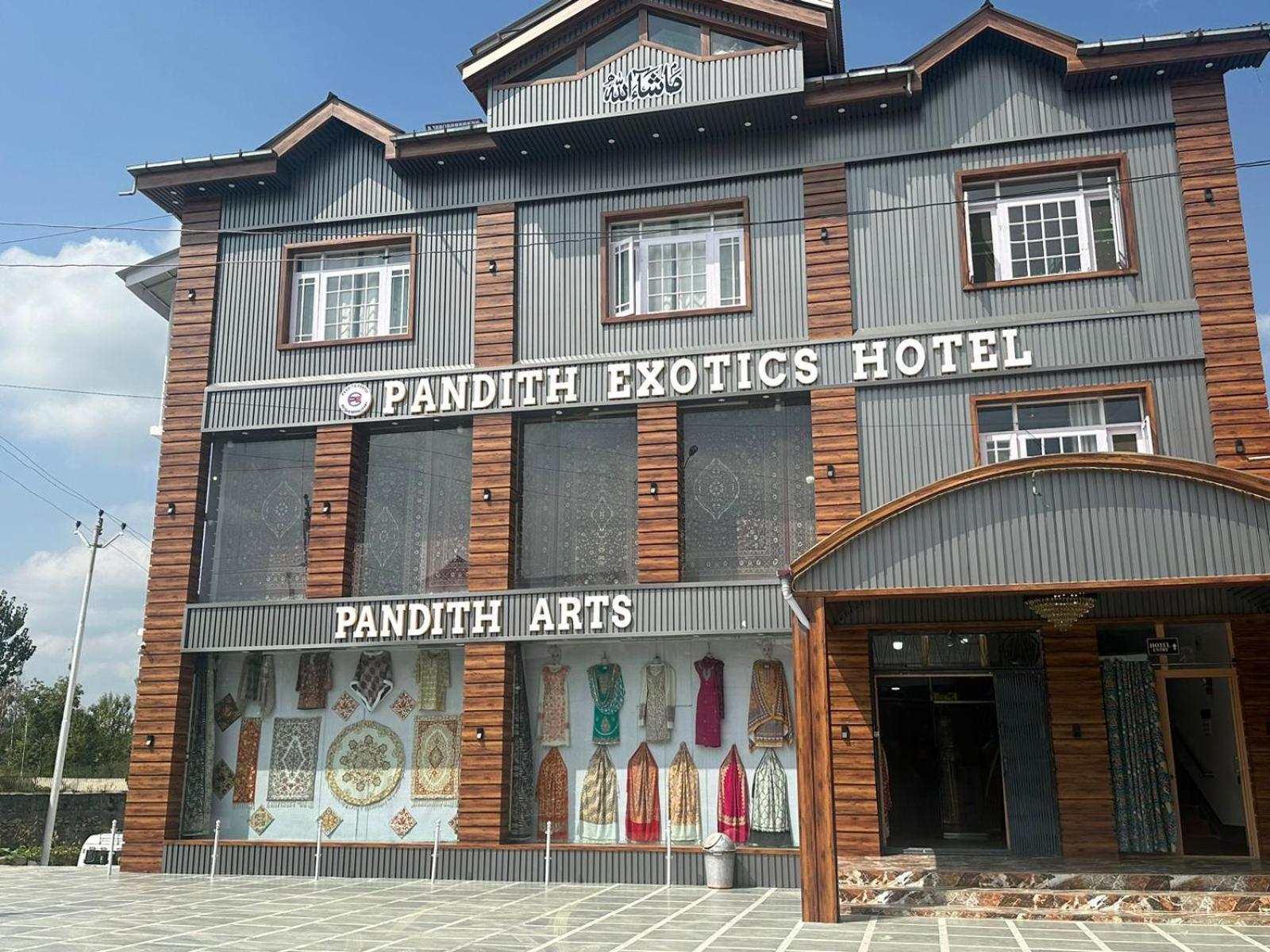 Hotel Pandith Exotics And Restaurant
