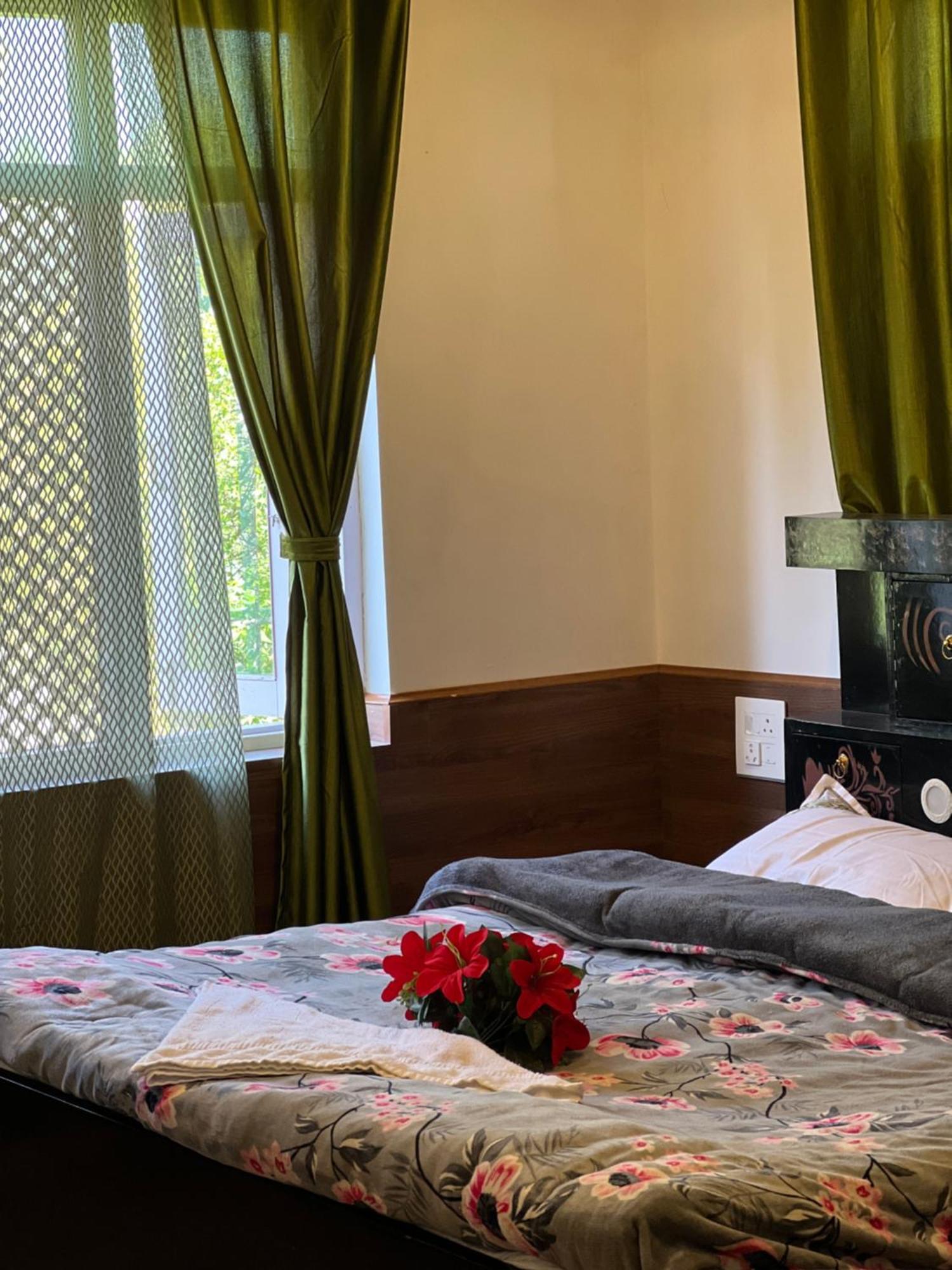 Everest Guest house